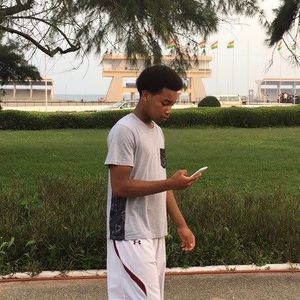 Meet your Posher, Zay